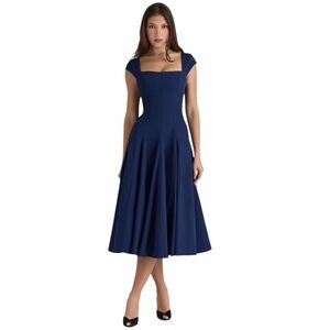 House of CB RAISA
Navy Lace Back Twill Midi Dress